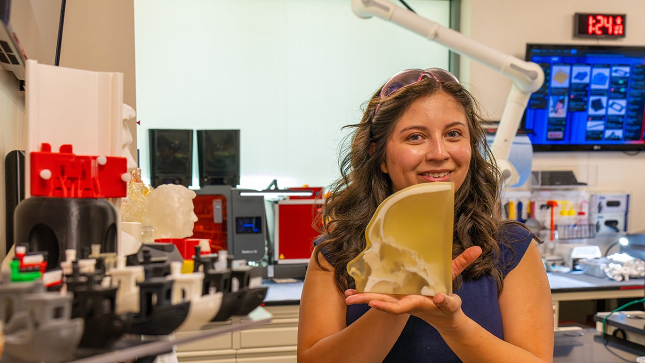Valerie Quiroz presents a 3D-printed model
