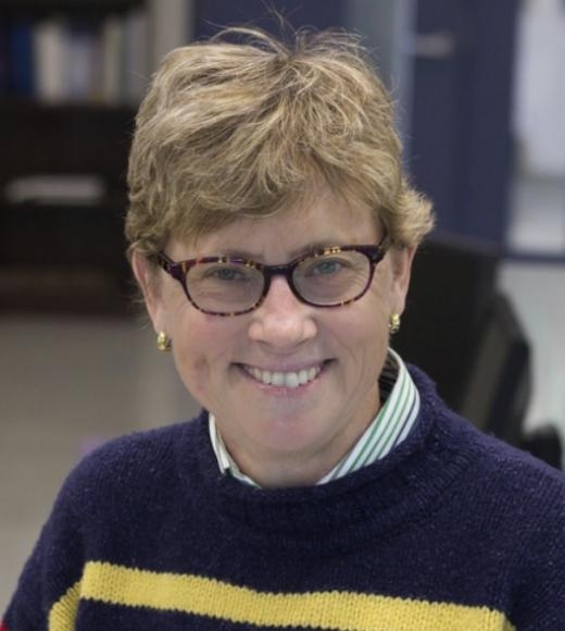 A portrait of Debbie Niemeier